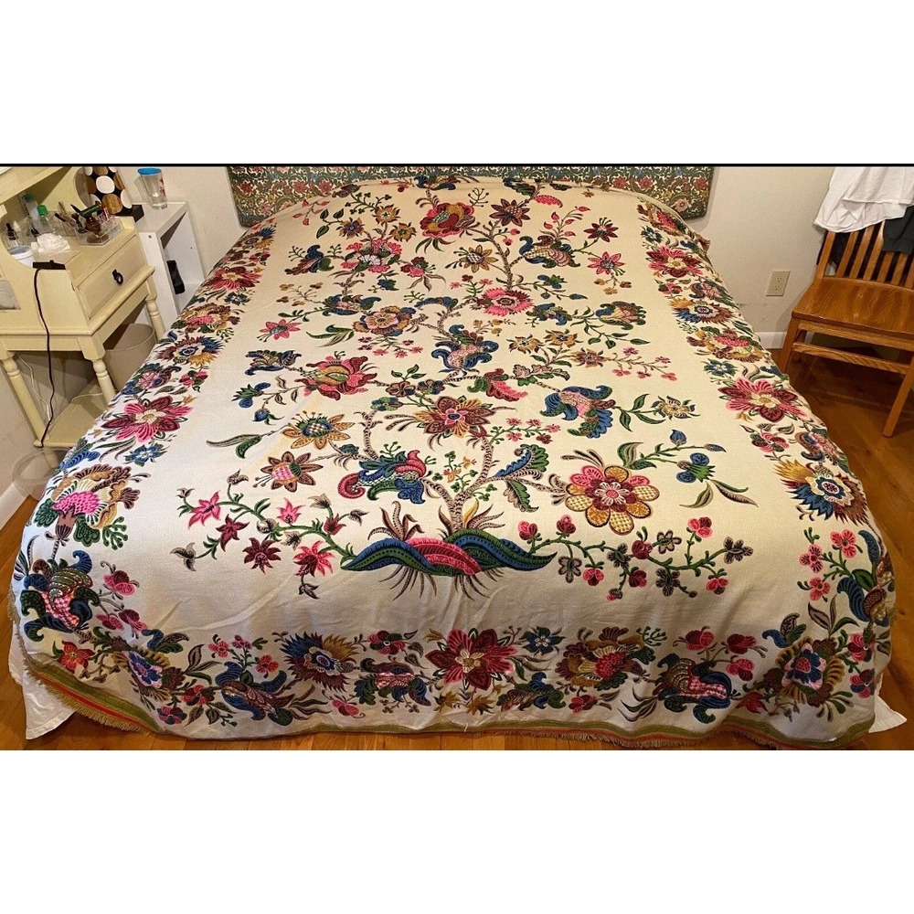 Vintage BATES Bedspread Double/Full Vivid Florals, Fringe ~‎ Stunning
